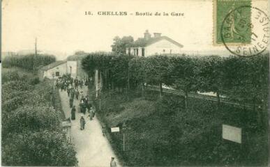 1 vue  - Chelles - Sortie de la Gare (ouvre la visionneuse)