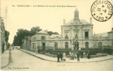1 vue  - Chelles - La Mairie et la rue Adolphe-Besson (ouvre la visionneuse)