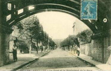 1 vue  - Chelles - Le Pont et le Boulevard de la Gare (ouvre la visionneuse)