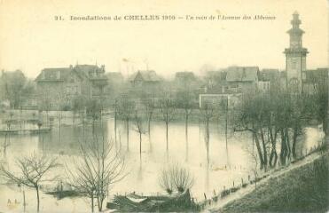 1 vue  - Les inondations de 1910 Chelles - Un coin de l\'Avenue des Abbesses (ouvre la visionneuse)