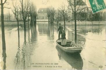 1 vue  - Les inondations de 1910 Chelles - L\'Avenue de la Gare (ouvre la visionneuse)