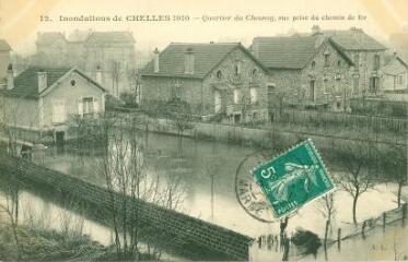 1 vue  - Les inondations de 1910 Chelles - Quartier du Chesnay, vue prise du chemin de fer (ouvre la visionneuse)