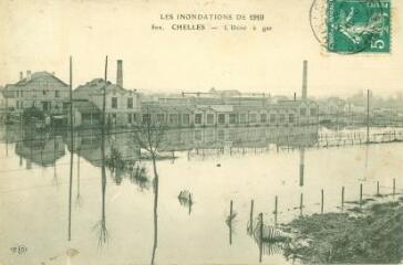 1 vue  - Les inondations de 1910 Chelles - L\'Usine à gaz (ouvre la visionneuse)
